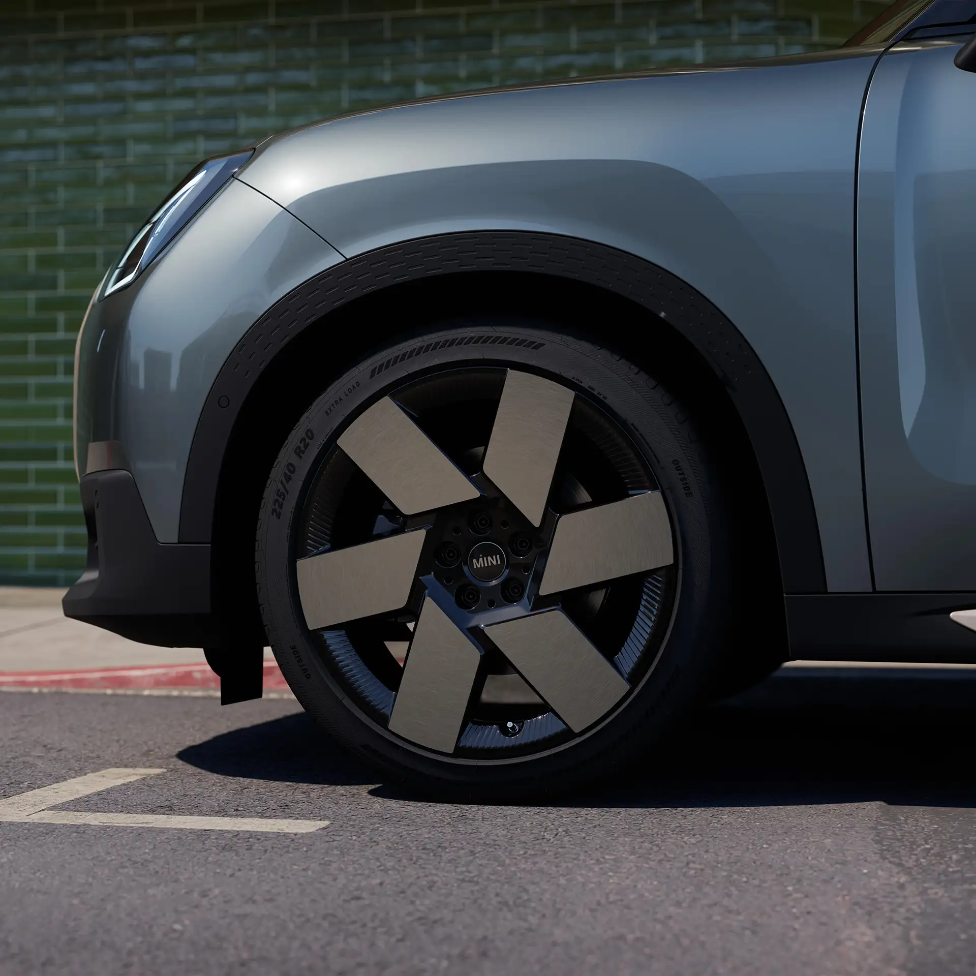 Side view of the Windmill Spoke 2-tone Rim of the MINI Countryman