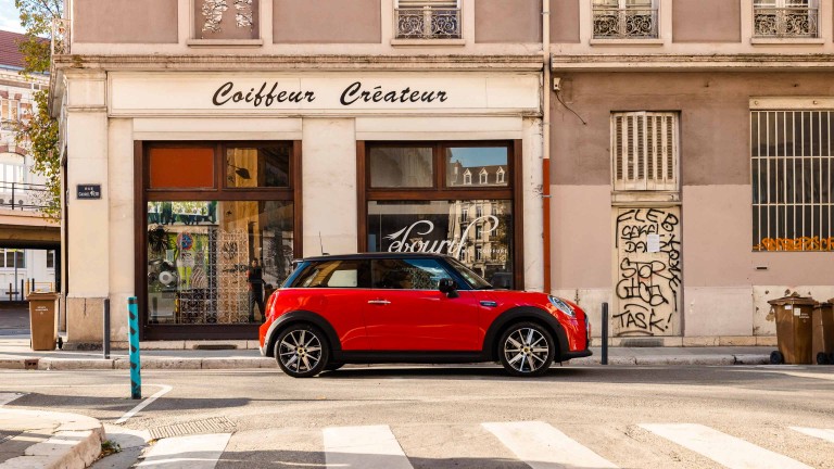 New MINI 3-door hatch – grey and black – front view