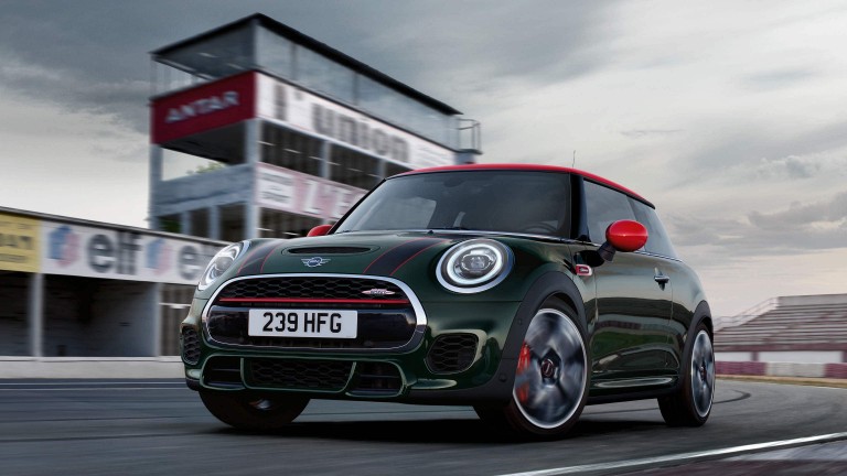 John Cooper Works – front MINI John Cooper Works Hatch – green – front and side view