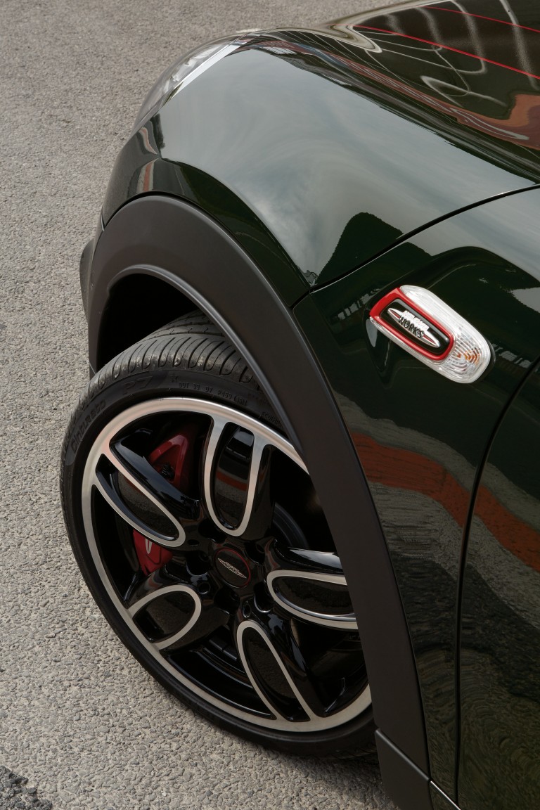 JOHN COOPER WORKS – Cận cảnh mâm xe