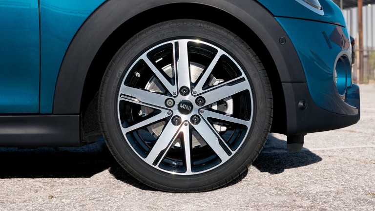 MINI Convertible Sidewalk Edition – 17" alloy wheels – two-tone